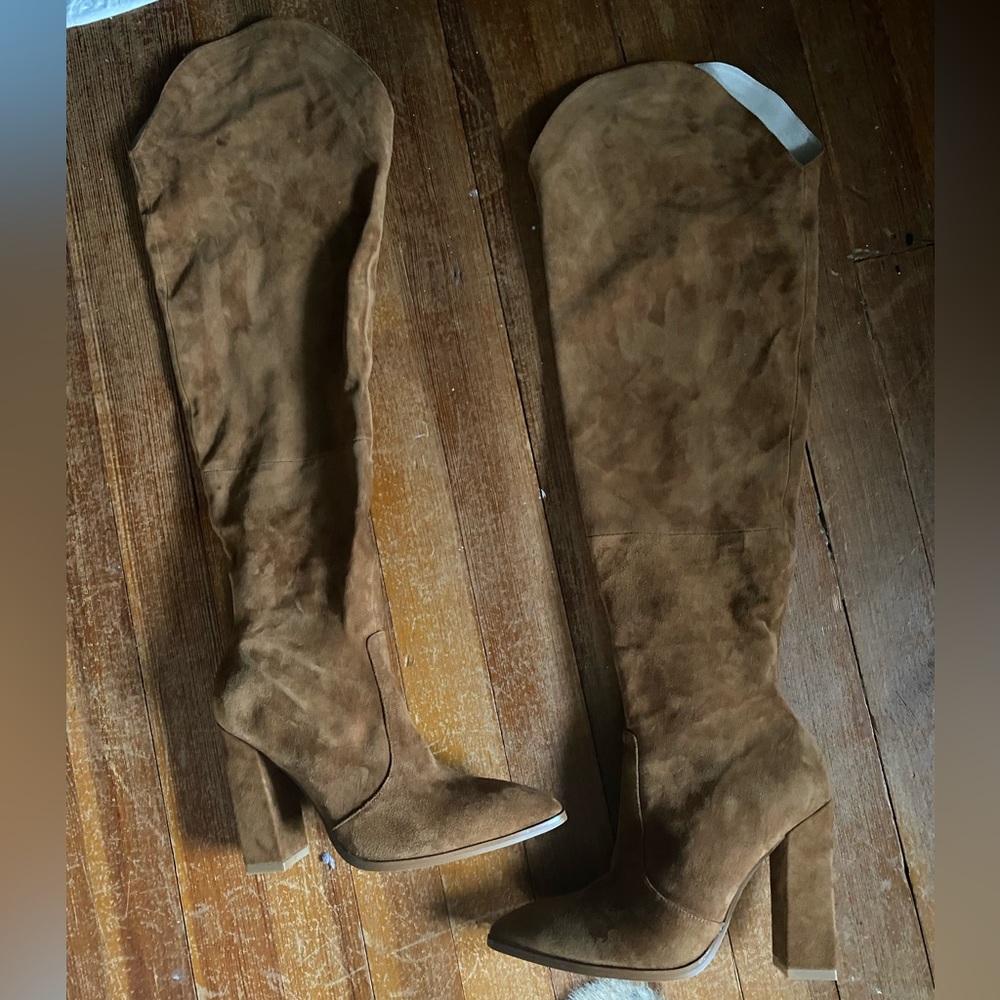 Never Been Worn - image 4